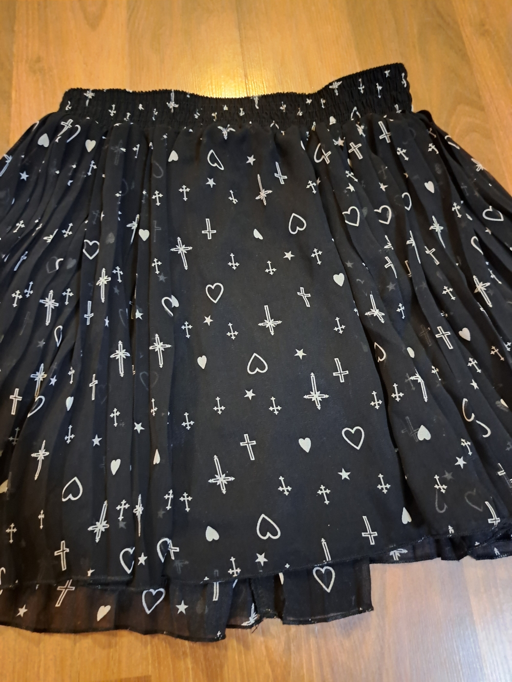 Ardene Black Circle Skirt with White Heart & Cross Print - Picture 2 of 4